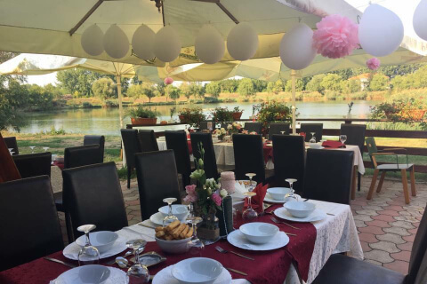 Restaurant Lake House 01_